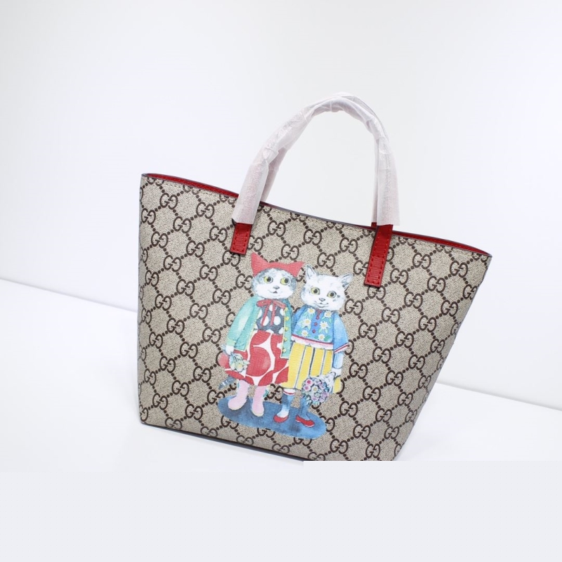 G*u*i shopping bags